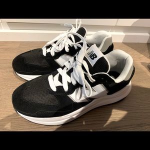 New Balance 57/40 Team Black